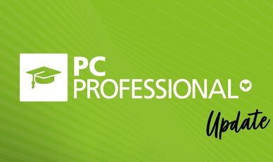 PC Professional Logo vor SMART-Board und Laptop