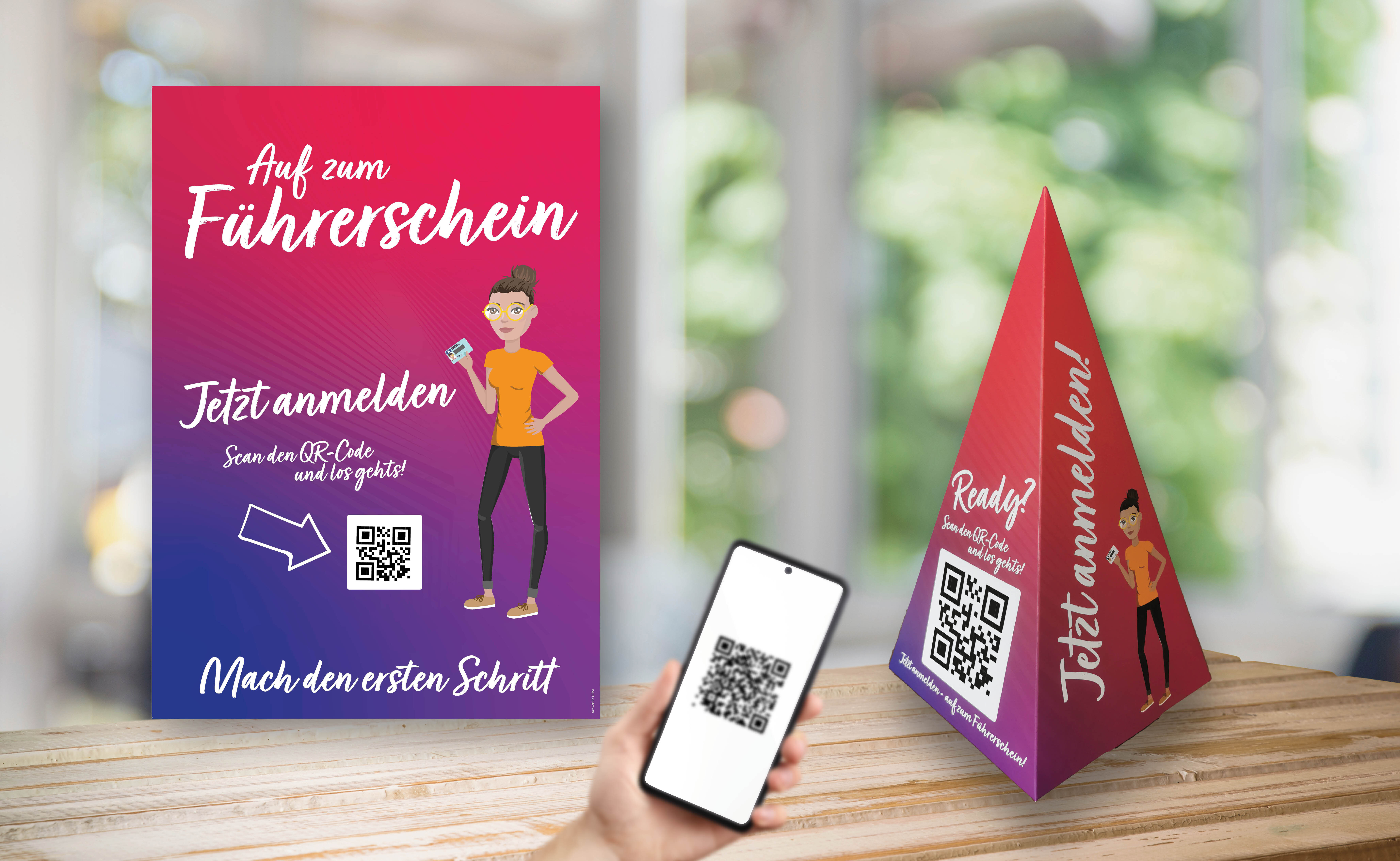 Maxi-Pyramide und Poster mit QR-Code